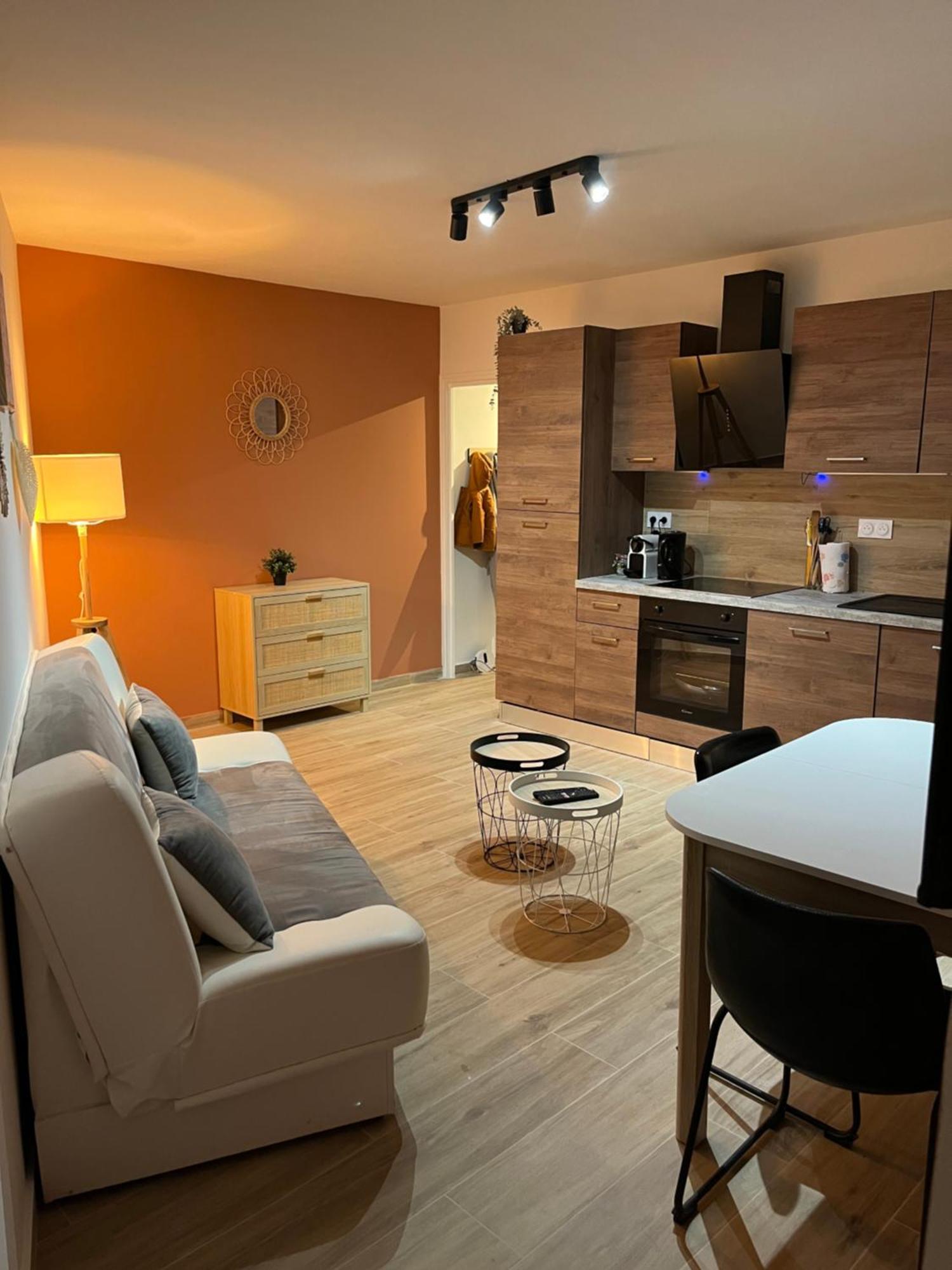 Joli Appart/Vue Etang/Clim /Wifi Balaruc-les-Bains Exterior foto